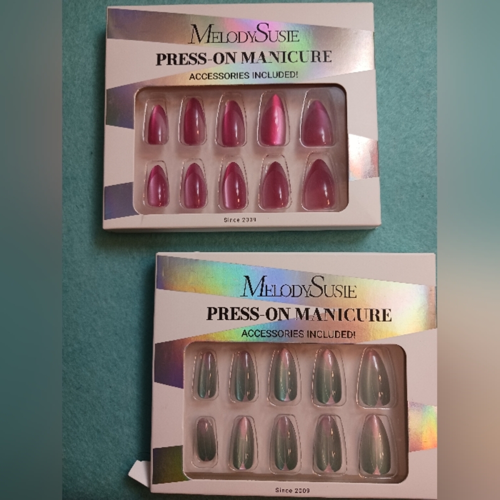 2x Melody Susie Nail Lot: Red Cats Eye Finish+ Green Deco Press On Kit